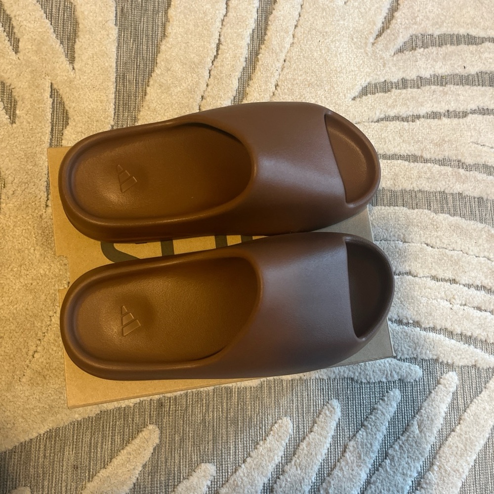 adidas Yeezy Slide